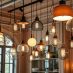 Stylowe lampy wiszące – najnowsze trendy i inspiracje do wnętrz